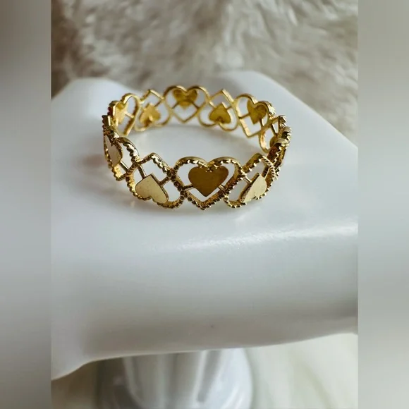 Heart Ring. 💛 Real 18 Karat(18k) Solid Gold Jewelry - Picture 5 of 9